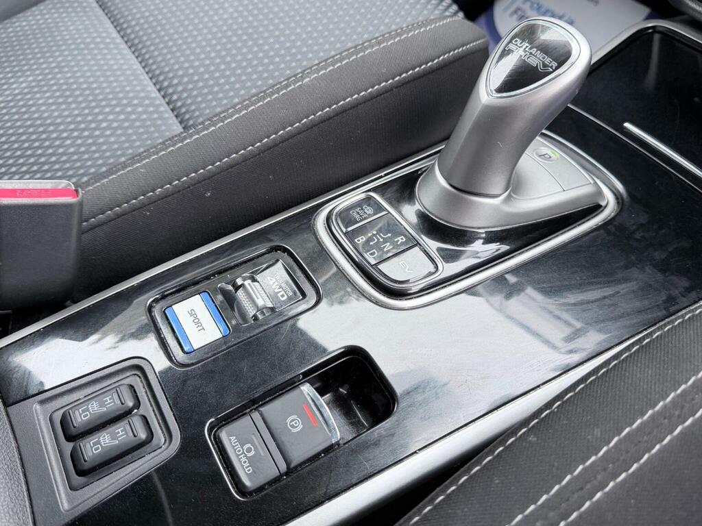 Mitsubishi Outlander 2.4 Phev Design White #17