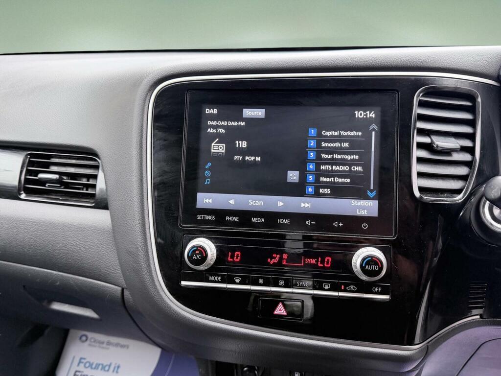 Mitsubishi Outlander 2.4 Phev Design White #33