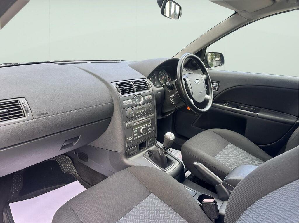 Ford Mondeo 1.8 Edge 16V 124 Bhp Silver #8