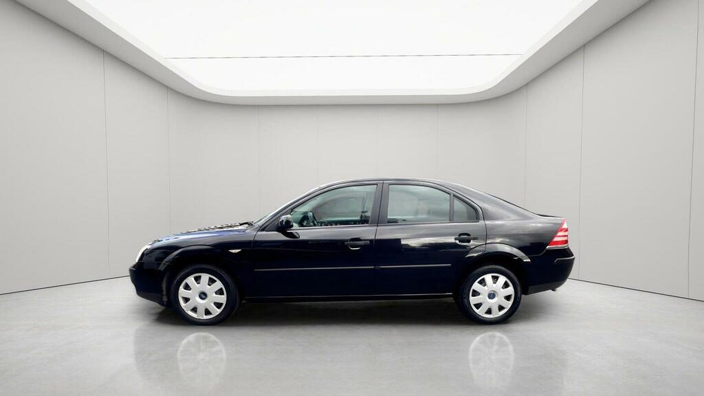Ford Mondeo Hatchback 1.8 LX 200707 Black #3