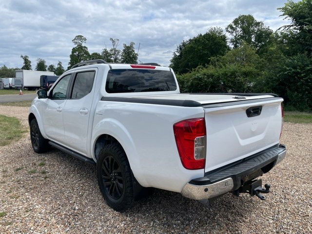 Nissan Navara Automatic AE17MKZ White #6