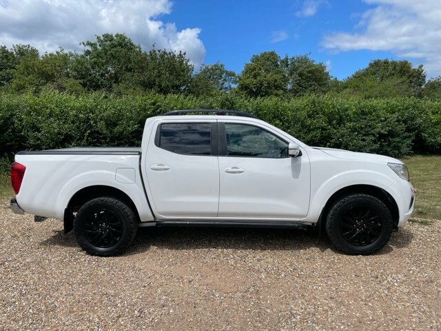 Nissan Navara Automatic AE17MKZ White #4