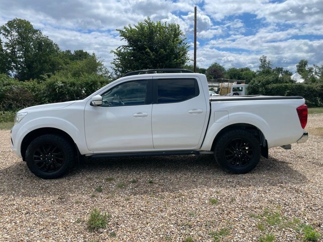 Nissan Navara Automatic AE17MKZ White #5