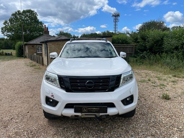 Nissan Navara Automatic AE17MKZ White #2