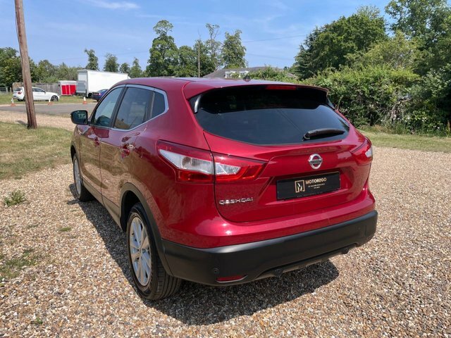 Nissan Qashqai Manual Red #6