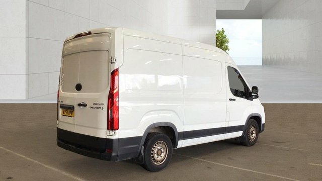 Maxus Deliver 9 Manual White #4