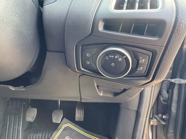Ford Focus 1.6 Tdci 115 Titanium X Navigator Zero Depos Black #15