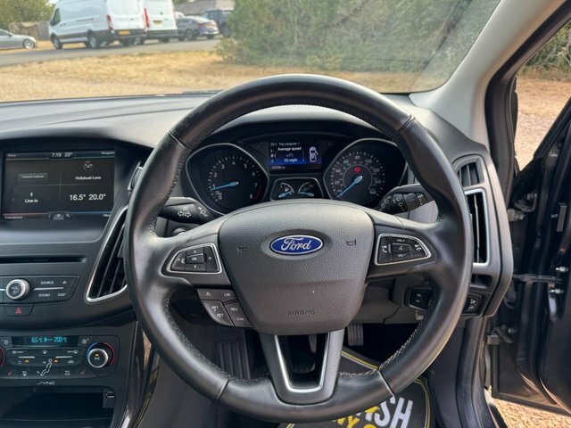 Ford Focus 1.6 Tdci 115 Titanium X Navigator Zero Depos Black #16