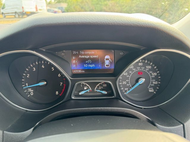 Ford Focus 1.6 Tdci 115 Titanium X Navigator Zero Depos Black #19