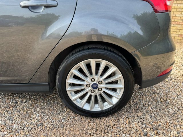 Ford Focus 1.6 Tdci 115 Titanium X Navigator Zero Depos Black #9