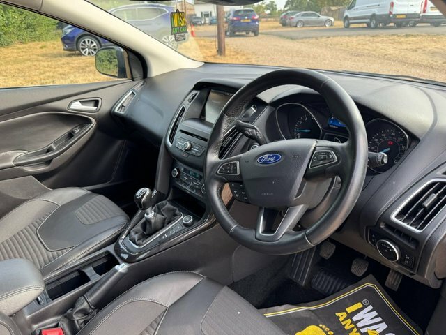 Ford Focus 1.6 Tdci 115 Titanium X Navigator Zero Depos Black #14