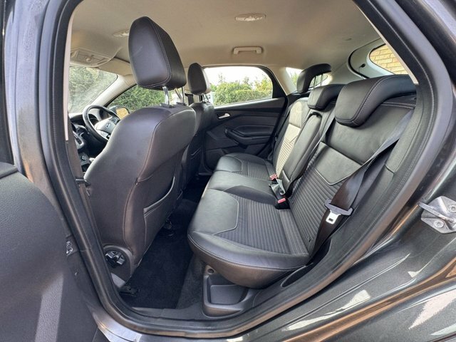 Ford Focus 1.6 Tdci 115 Titanium X Navigator Zero Depos Black #27
