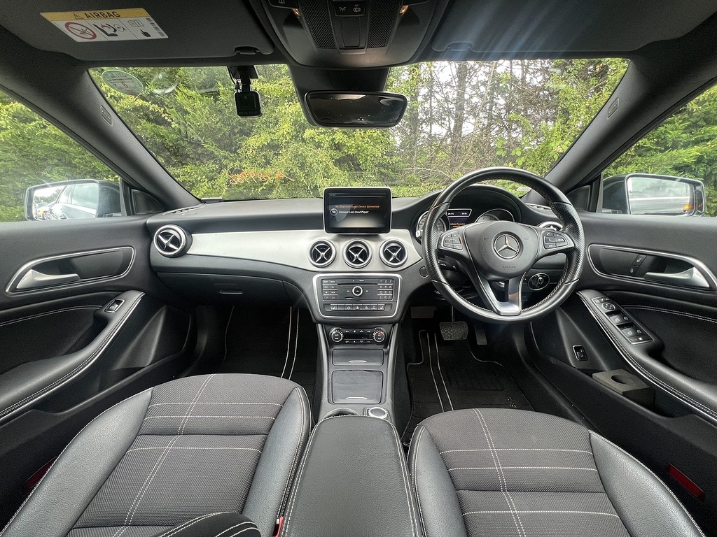 Mercedes-Benz CLA Class Cla180 Sport Black #2