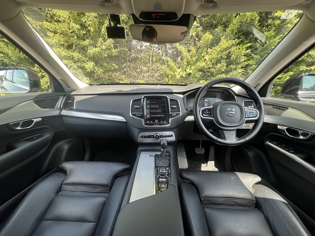 Volvo XC90 T5 Momentum Awd Black #2