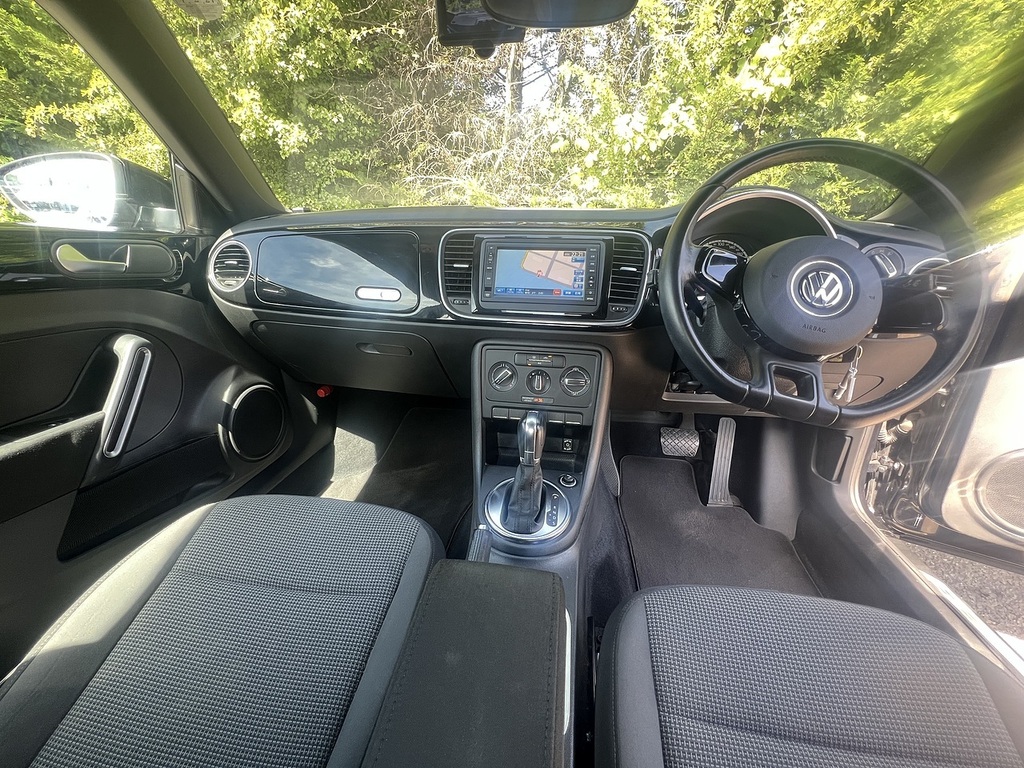 Volkswagen Beetle Design Tsi Dsg Black #2
