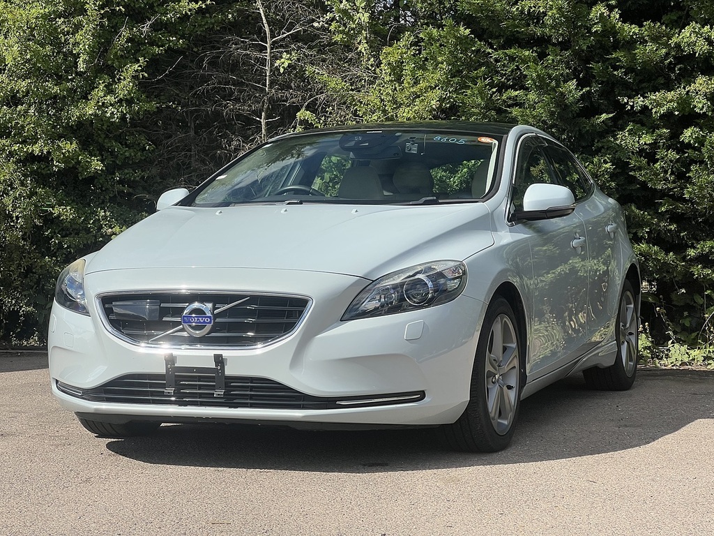 Volvo V40 T4 Se Lux Nav White #3