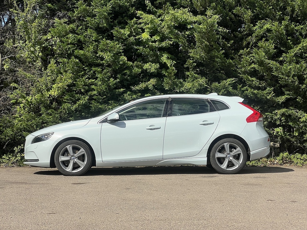 Volvo V40 T4 Se Lux Nav White #5