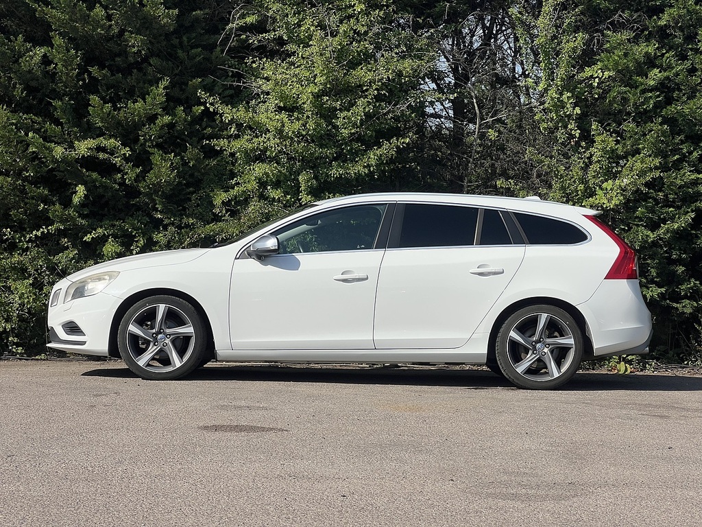 Volvo V60 T5 R-design White #5