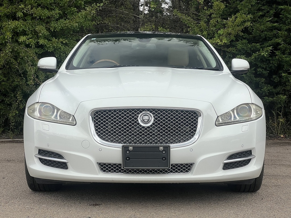 Jaguar XJ V8 Premium Luxury #4