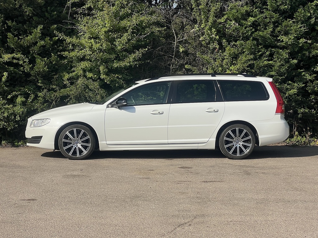 Volvo V70 T5 Dynamic Edition White #5