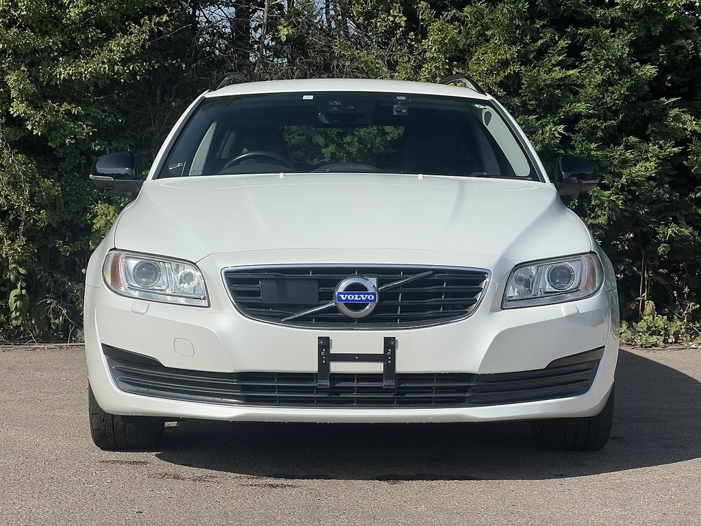 Volvo V70 T5 Dynamic Edition White #4