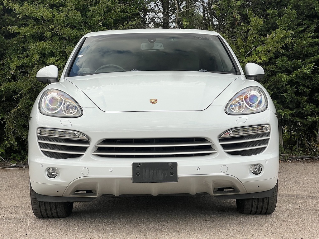 Porsche Cayenne V6 Platinum Edition White #4
