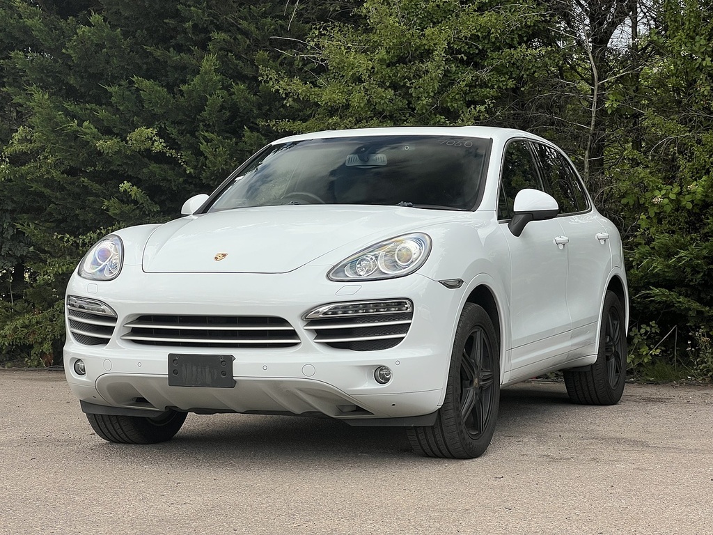 Porsche Cayenne V6 Platinum Edition White #3