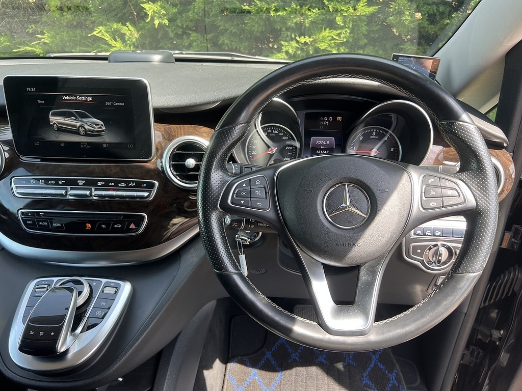 Mercedes-Benz V Class V 220D Avantgarde Long Black #2