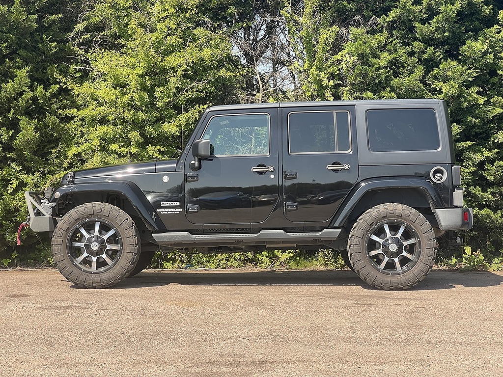 Jeep Wrangler Sport Unlimited Black #4