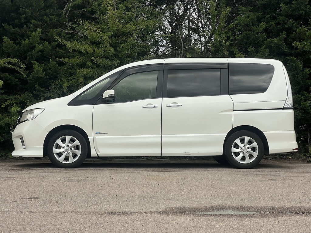 Nissan Serena Highway Star G S-hybrid Advanced Safety Package White #5