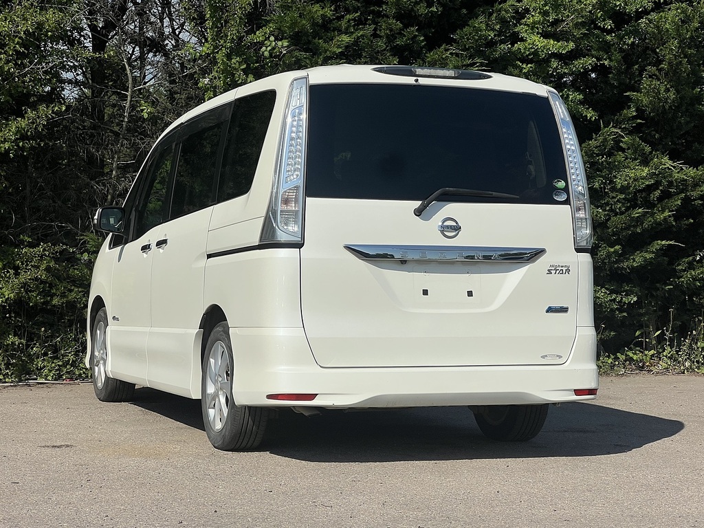 Nissan Serena Highway Star S-hybrid White #6