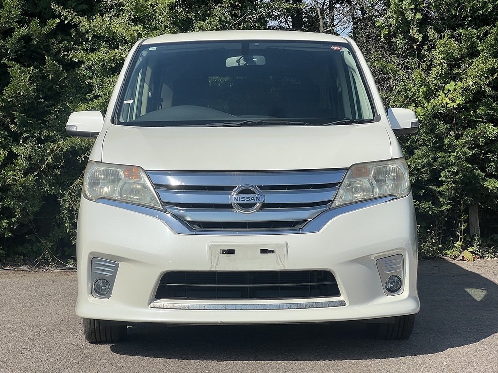 Nissan Serena Highway Star S-hybrid White #4
