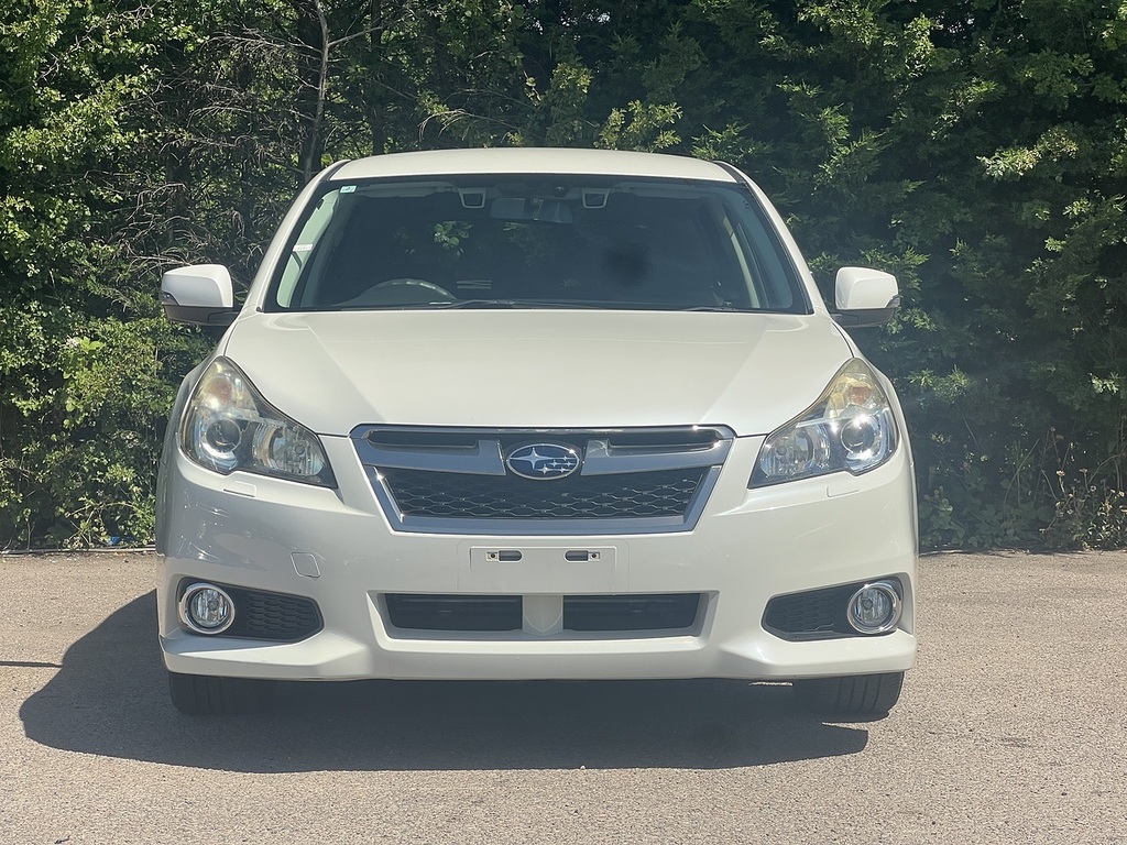 Subaru Legacy 2.5I B Sport Eye Sight White #4