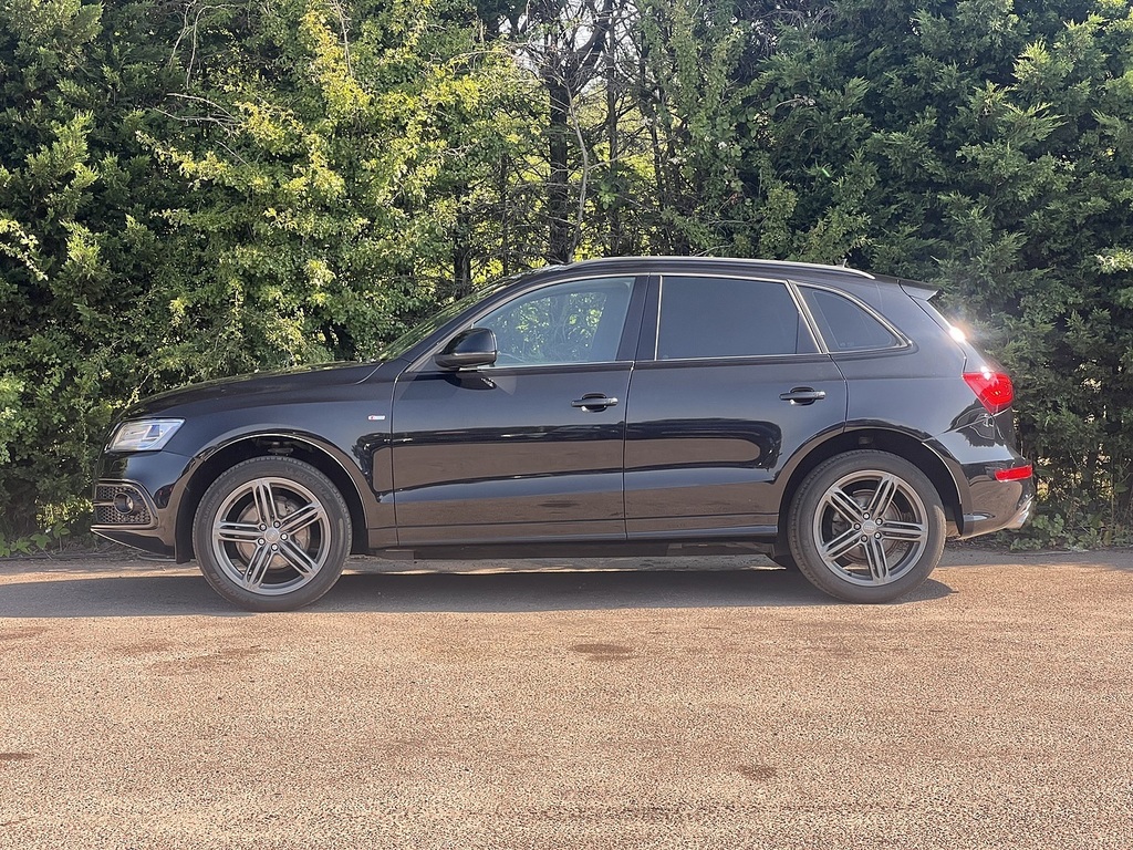 Audi Q5 Tfsi Quattro S Line Competition Plus #5