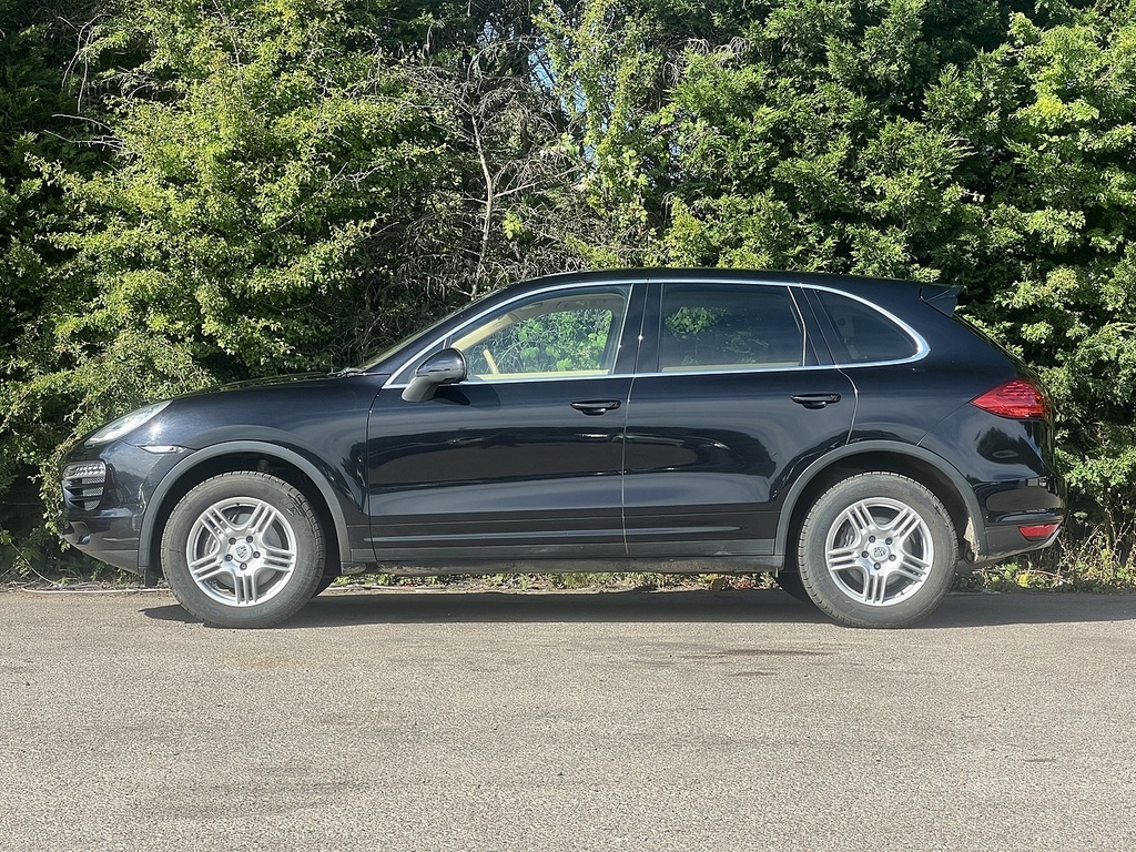 Porsche Cayenne Platinum Edition Black #5