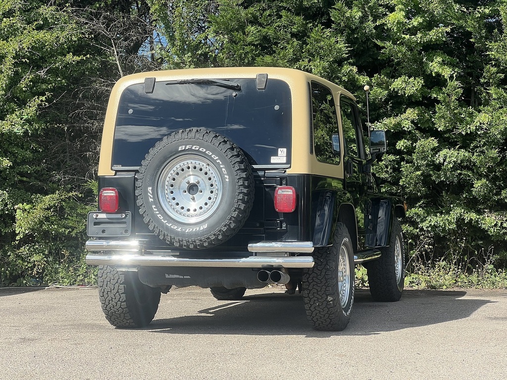 Jeep Wrangler Sahara U1009 Black #8