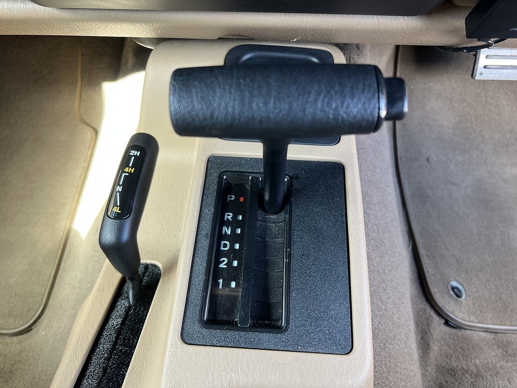 Jeep Wrangler Sahara U1009 Black #24