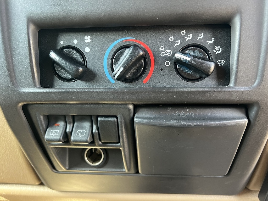 Jeep Wrangler Sahara U1009 Black #23