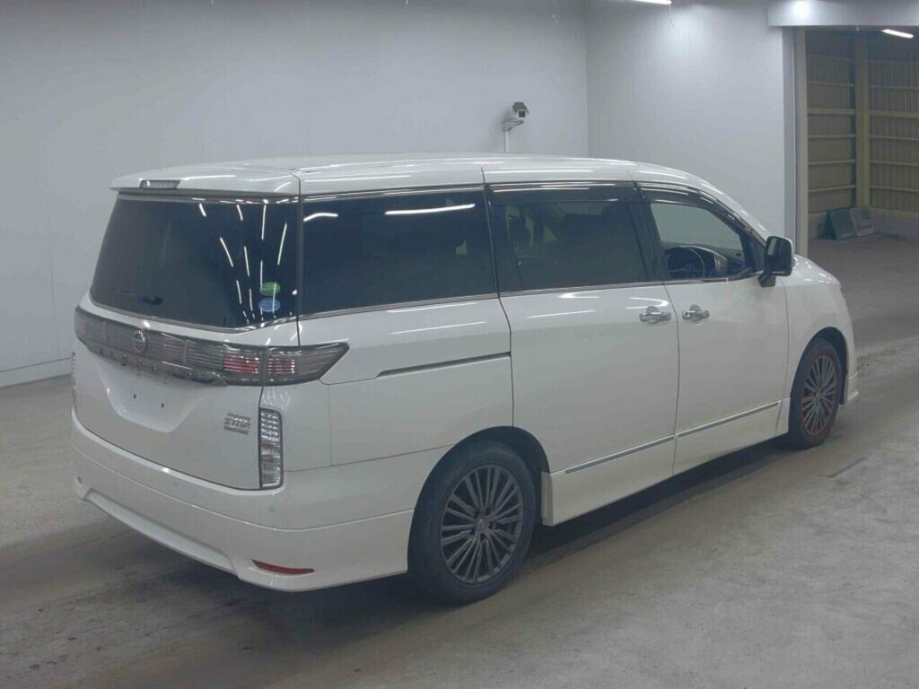 Nissan Elgrand 250 Highwaystar #4