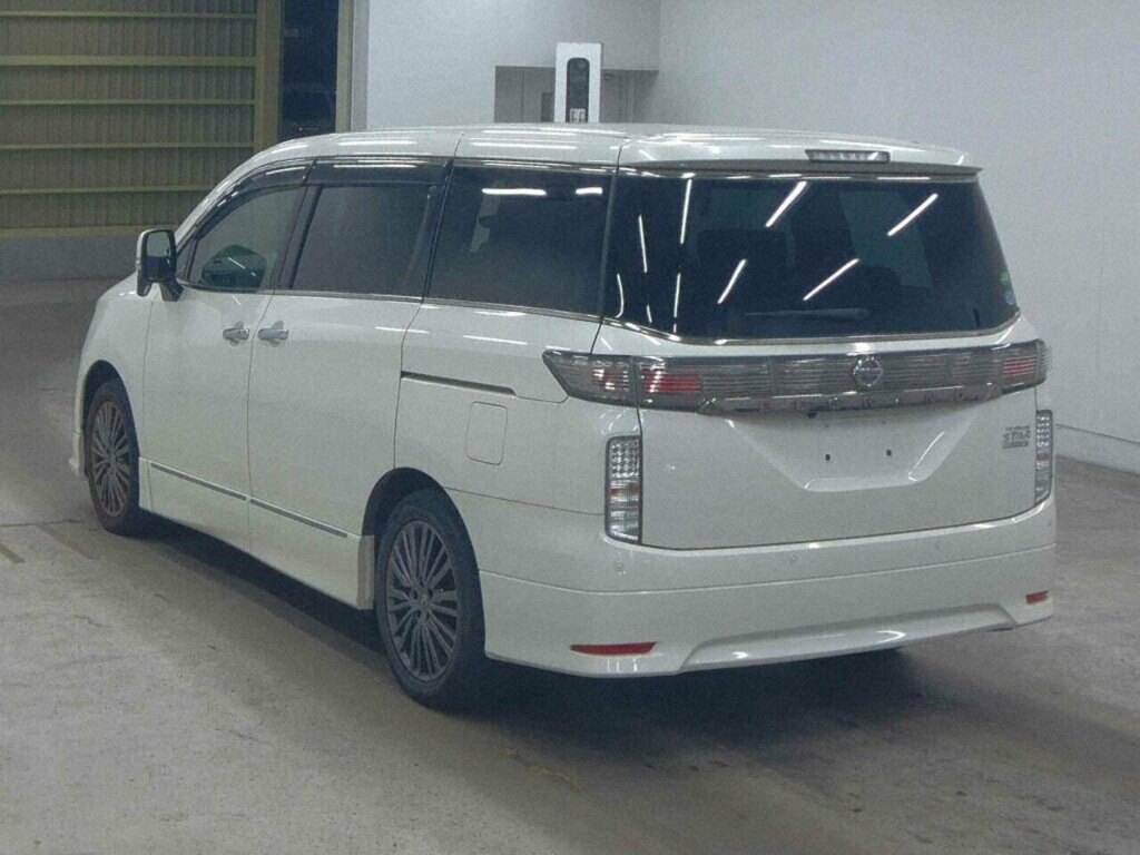 Nissan Elgrand 250 Highwaystar #3