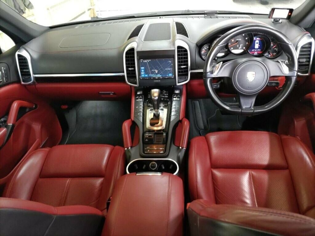 Porsche Cayenne S #6