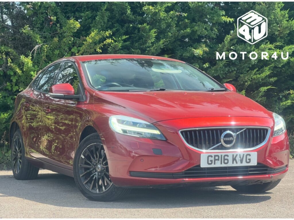 Volvo V40 T3 Momentum Red