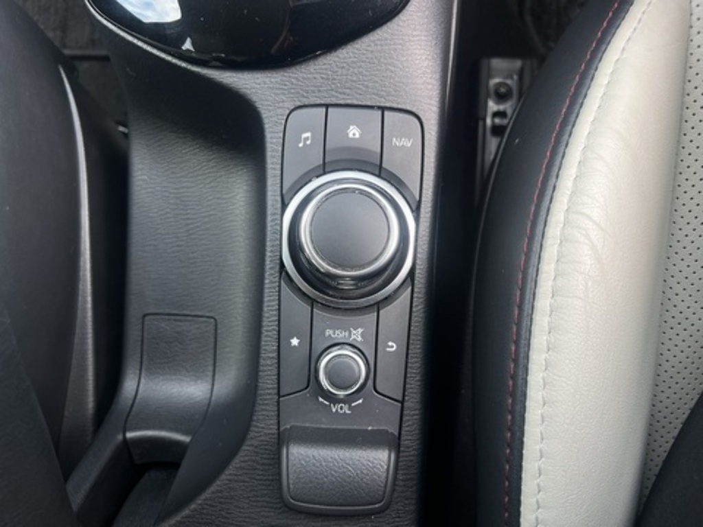 Mazda CX-3  Silver #31