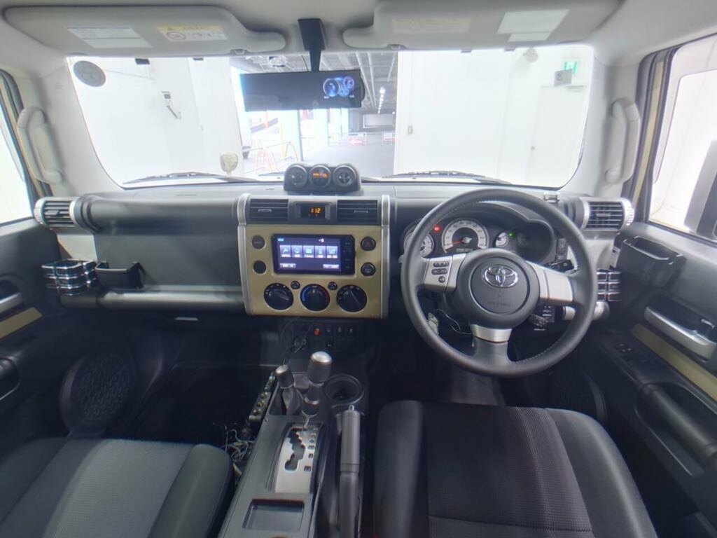 Toyota FJ Cruiser Base Grade #5