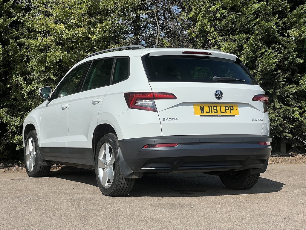 Skoda Karoq Tsi Act Se WJ19LPP White #6