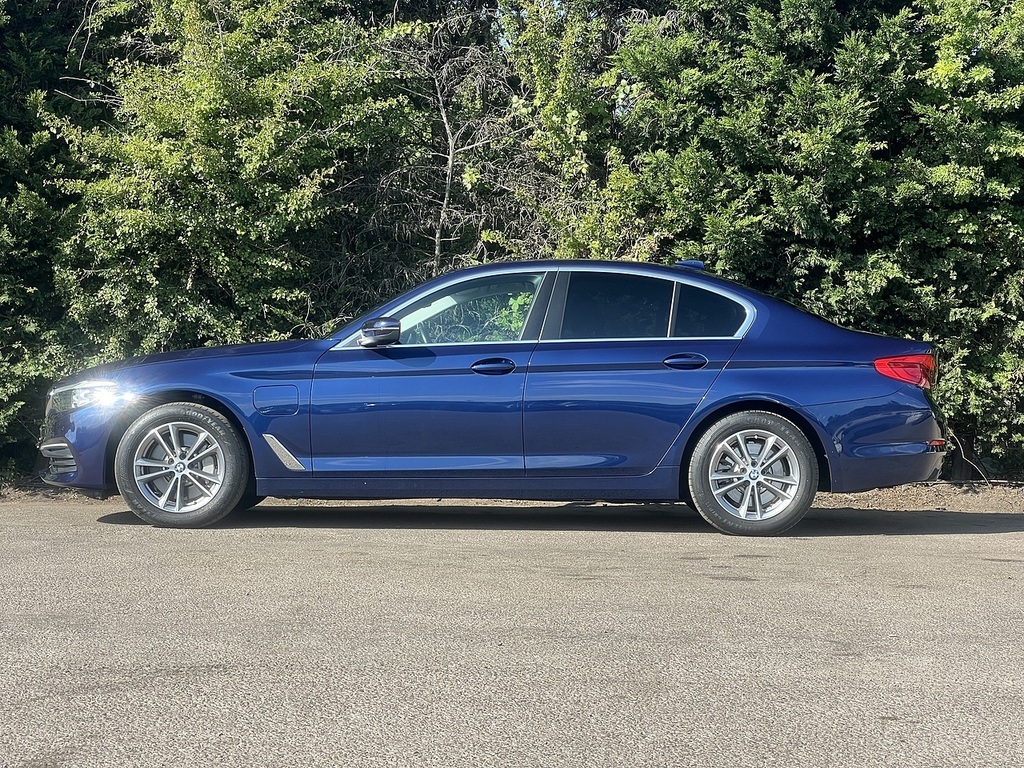BMW 5 Series 530E Se YA70UZM Blue #5