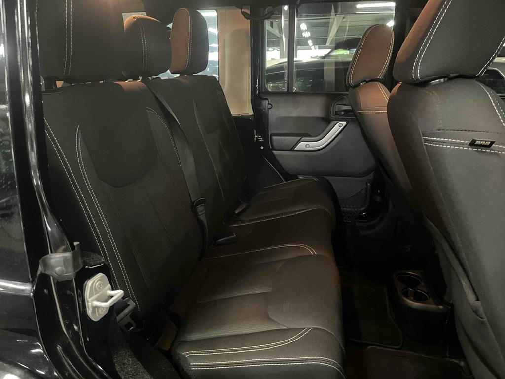 Jeep Wrangler 3.6 V6 Sahara Green #10