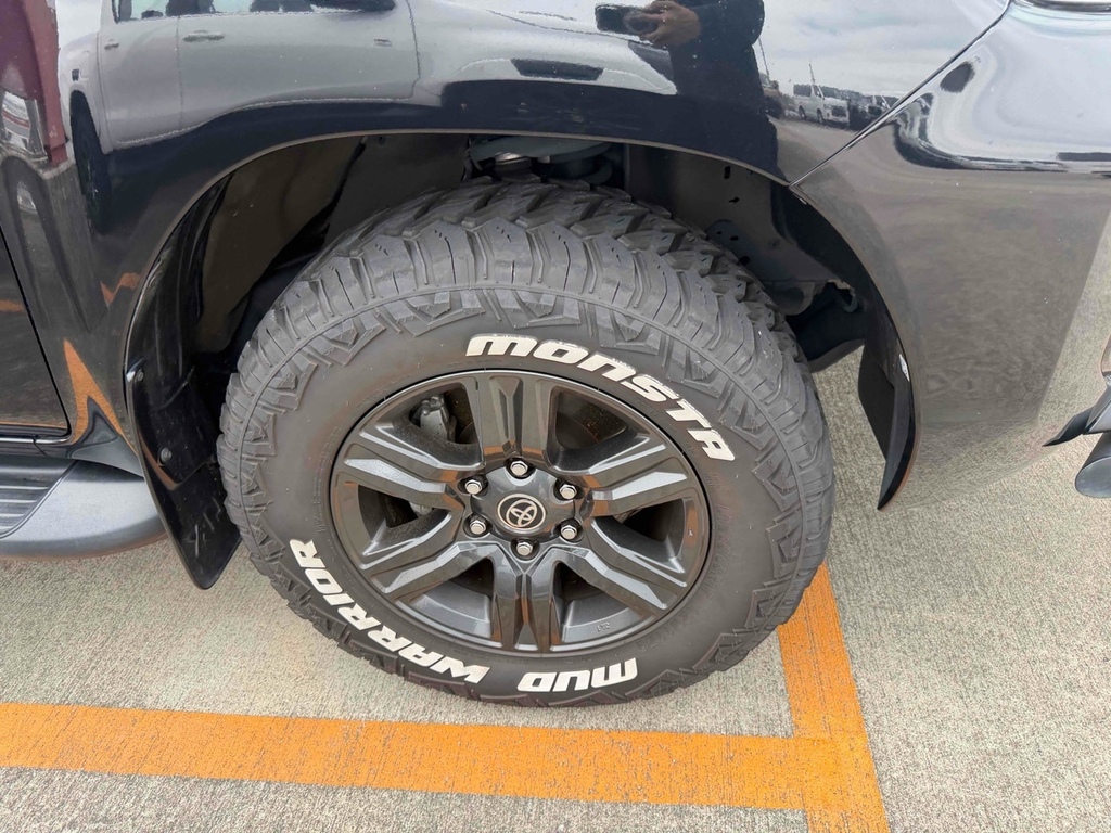 Toyota HILUX Invincible 4Wd D-4d Dcb #6