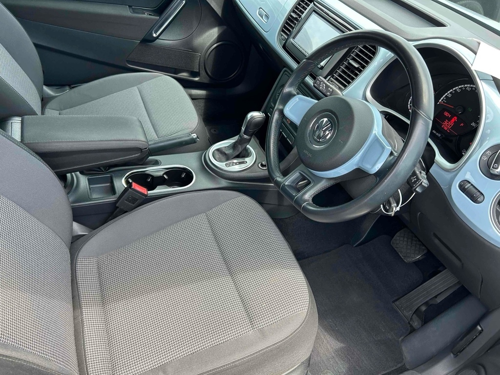 Volkswagen Beetle 1.6 Design Tdi Bluemotion White #7