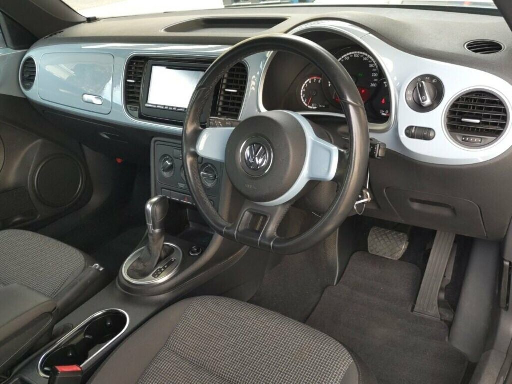 Volkswagen Beetle Design Tsi Dsg  #2
